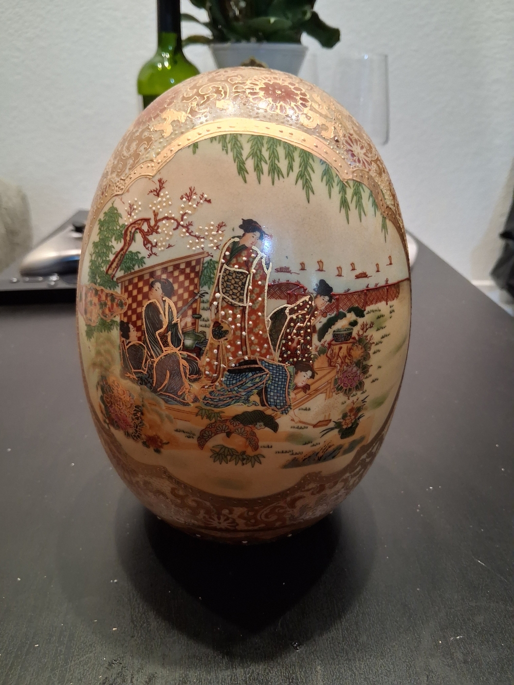 Rare Decorative Oriental Ceramic Egg Vase in Cream and Gold